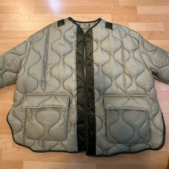 Super rare moss green teddy quilted jacket from The Frankie Shop! - Picture 3 of 7